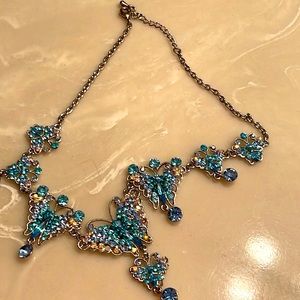 NWOT-Sparking Blue Rhinestone Necklace and Earrings Set